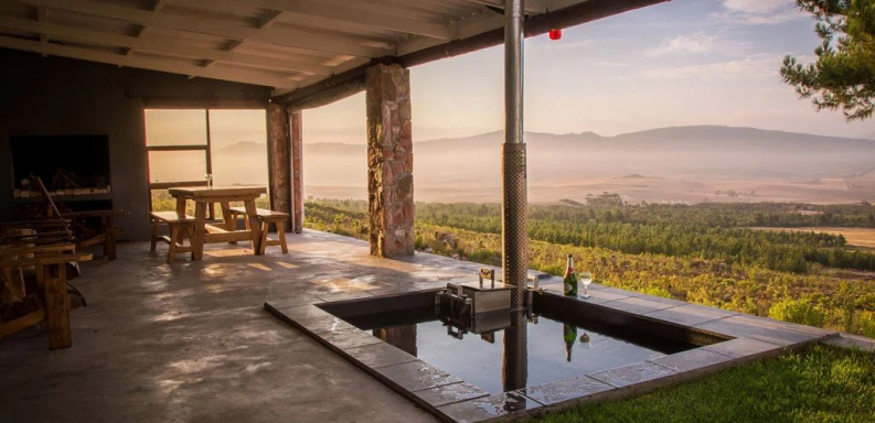 FIVE ACCOMMODATION SPOTS IN BOTRIVIER YOU JUST SHOULDN’T MISS